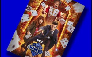 Doctor Who : The Giggle, poster promotionnel @ 2023 BBC | By https://www.doctorwho.tv/news-and-features/doctor-whos-60th-anniversary-dates-revealed, Fair use, https://en.wikipedia.org/w/index.php?curid=75551827